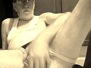 Thomas Odea Shows Off His Massive Gay Cock