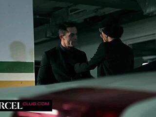 Yo, Anissa Kate, sedia untuk seks berkumpulan dengan tiga lelaki lapar?