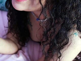 Agatha Dollyで女をオーガズムに導く