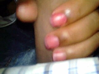 mamada en el parque con una chica caliente y atrevida