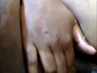 This ebony gostosa is amazing, with her black skin shining 😘