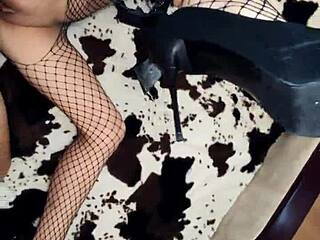 Rare Homemade Video! Depraved Couple Licks Pussy in Stockings