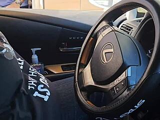 J’ai demandé à un inconnu de se branler dans mon café en extérieur !