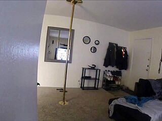 Staarthstar and her friend get smashed in a homemade threesome.