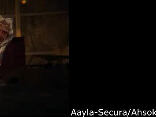 ¡Ahsoka Tano recibe creampie de la futa Aayla Secura en 3D!