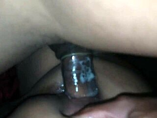 Cogiendo al papa de lado en la cama