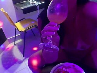 Meu clit�ris � do tamanho de uma azeitona - thiara fox