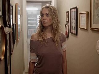 penelope mitchell stars alongside nicolas cage in the film between worlds