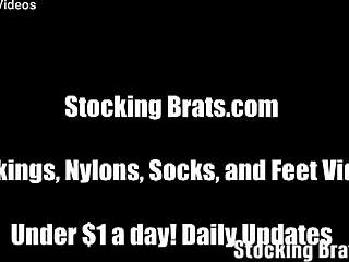 Three Babes Playing With Toes In Stockings