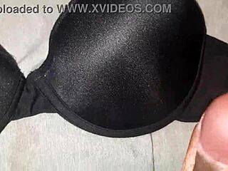 น้ำแตกกระจายใส่บราใหม่ของเพื่อนสนิท!