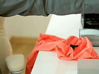 Is this kinky young teen riding a big tool?