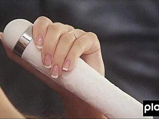 巨乳ロシア美女がオナニー玩具で自慰、ラテン恋人が彼女を犯す