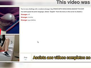 My girlfriend masturbates for strangers on cam