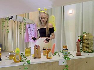 damn, petite bee girl licks honey and sucks hard! 🐝