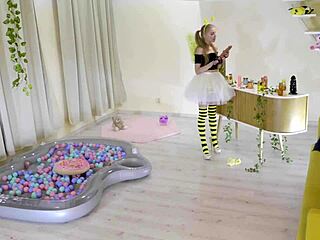 damn, petite bee girl licks honey and sucks hard! 🐝