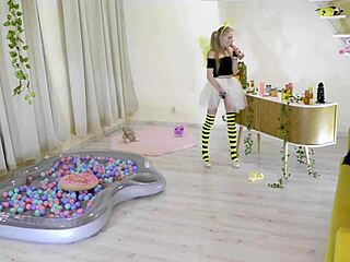 damn, petite bee girl licks honey and sucks hard! 🐝