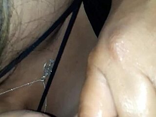 milf reaches intense orgasm from chupada