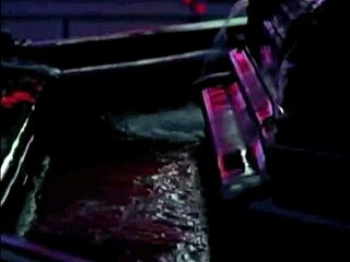 Starinske medrasne lezbijke v temačnem Londonu, vibe šestdesetih