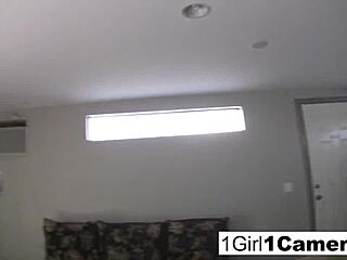 Sexy Annie Cruz licks her squirt juice!