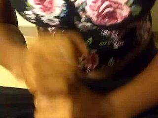 mzkiwi's back with another handjob session