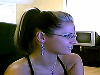 Me masturbo un montón con amateurs teens 18+