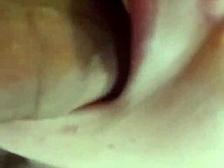 Wow, aký narodeninový dar s deepthroat akciou!