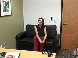 Casting POV duro de Zelda en el sofá