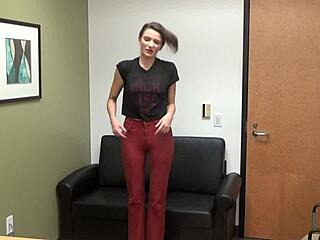 Casting POV duro de Zelda en el sofá