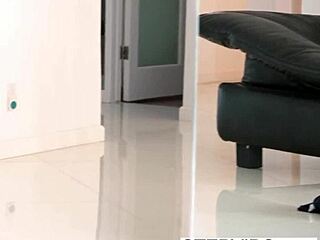 Obdarjena mačeha Elle, poskušam ga zapeljati, ups!