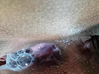 Знакомьтесь с моей 18-летней сводной сестрой и наполните её пизду спермой