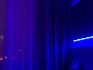 Redheaded Beauty Stretches Holes With Hand