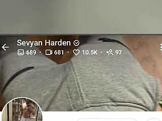 Big tits & lips sucks me and jerks me till i cum 😏