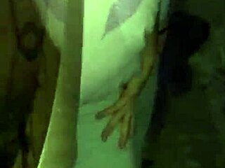 Нади в реальном страстном моменте с глубокими эмоциями