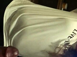 О нет, продолжай сосать этот член, пока он не кончит