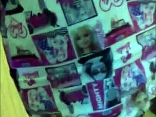 柚月酱，23岁，在情人旅馆提供乳交和手交以获得大量射精