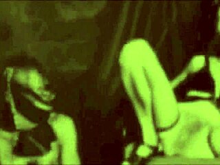 Odkrywam vintage bondage w moim sekretnym życiu z owłosioną cipką