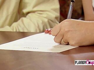 성숙한 커플 섹슈얼리티 클래스 야한 트릭 배우고 스윙어 파티 전에