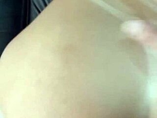 Я помог ей с анальной пробкой и дал анальный кремпай, ей так понравилось