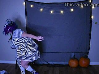 beetlejuice cosplay striptease with big tits and clothes ripping 😏