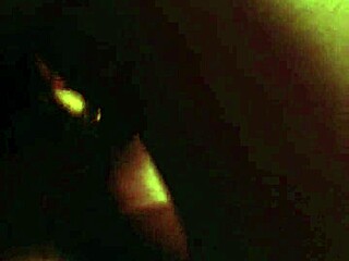 hoe slurps fat black cock in hotel