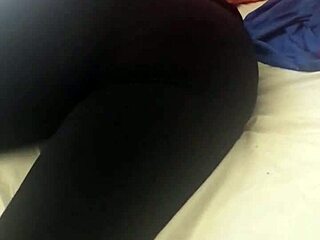 Thick bubble butt in leggings jiggles enticingly
