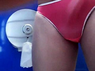 me masturbo con la tanga de mi prima hoy  