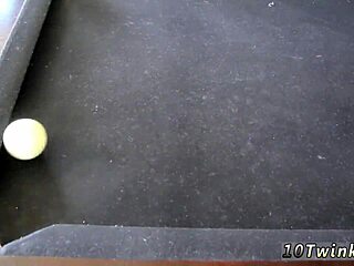 裸体黑人emo男孩在火热乡村基佬场景中