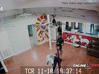 嘿，就这样深喉我的硬棒，辣妹