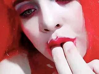 chica leche practices a lick