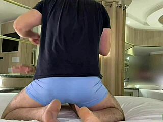 Hey, the maid's goddaughter attacked me deliciously with her mouth. Did you see that orgasm?