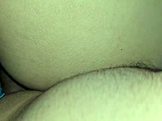 Играя си с МОЕТО ДИЛДО и пениса на приятел за забавление