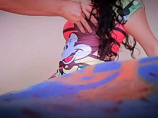 Hermanastra latina deja que su hermanastro cachando la llene de leche