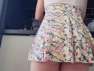 bold latina masturbates her wet pussy fetishistically