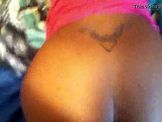 我弯腰做后入式动作